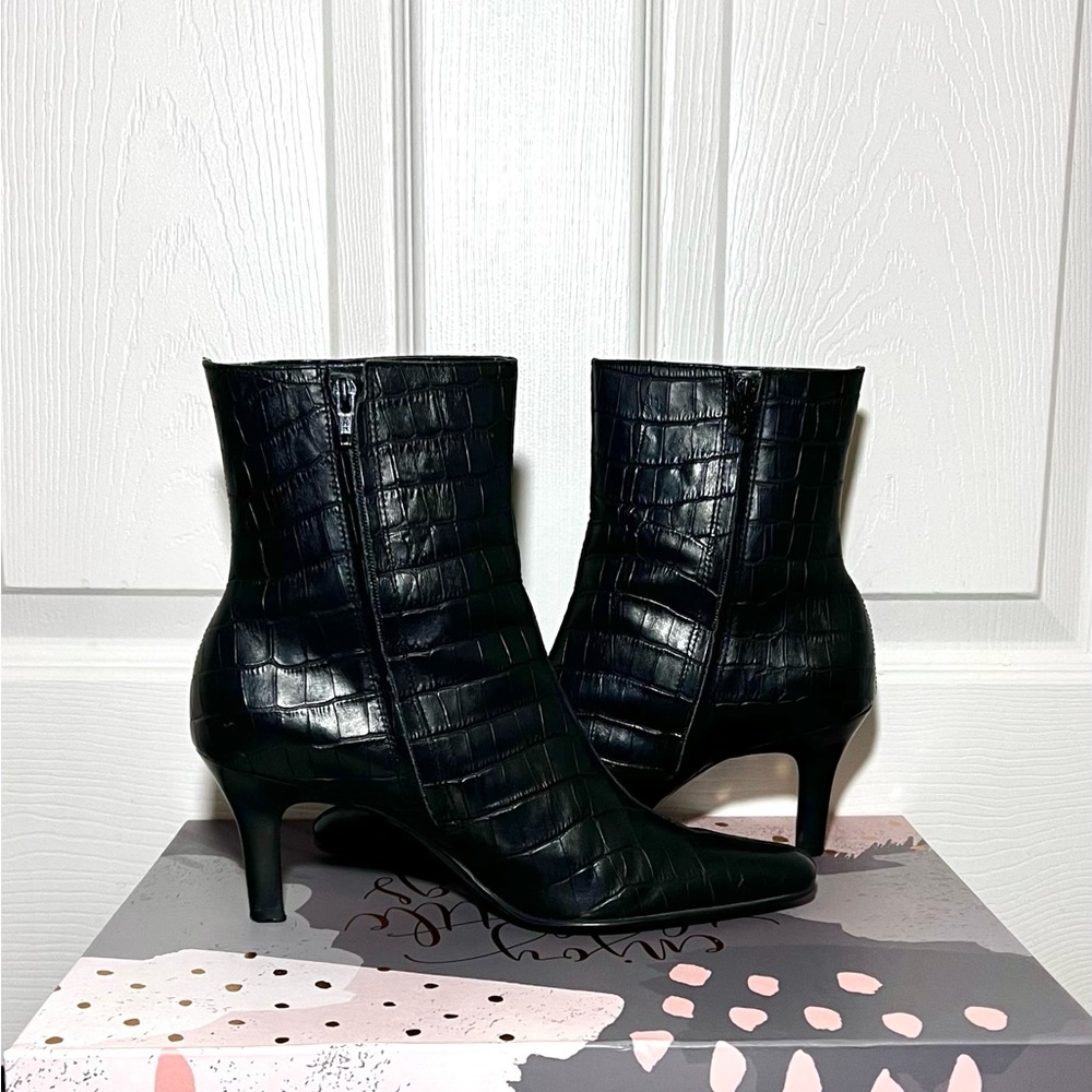 Ann Loft Black Leather Booties
